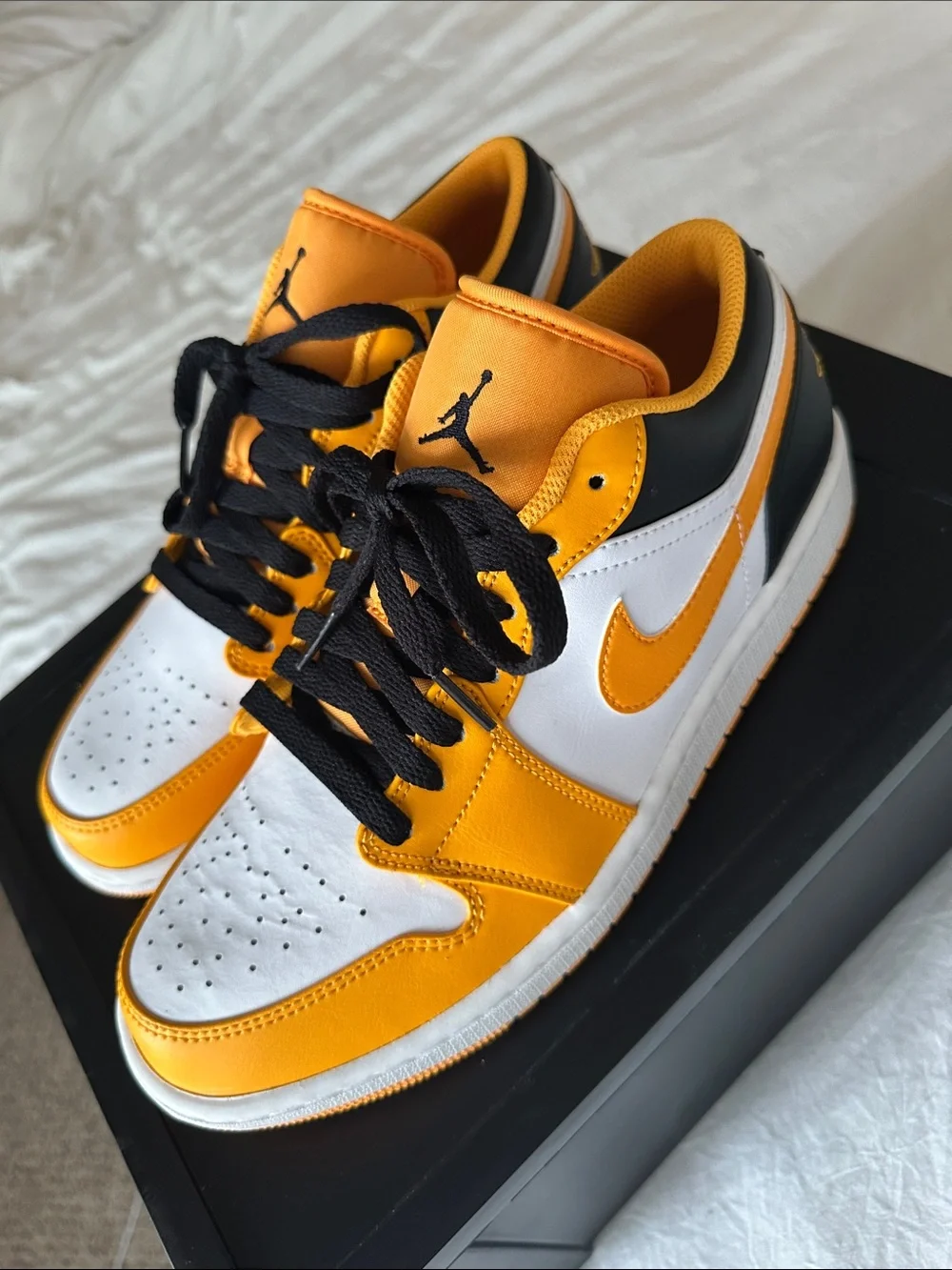 Jordan 1 low Taxi
